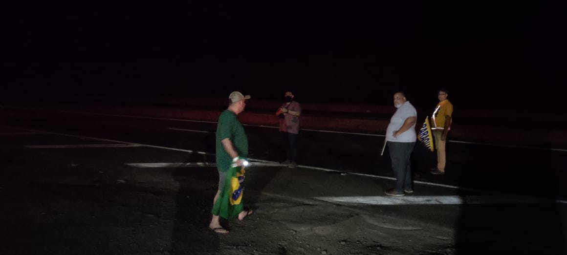 Foto 4 de 7 — Fim da manifestação dos caminhoneiros na Rodovia Washington Luís